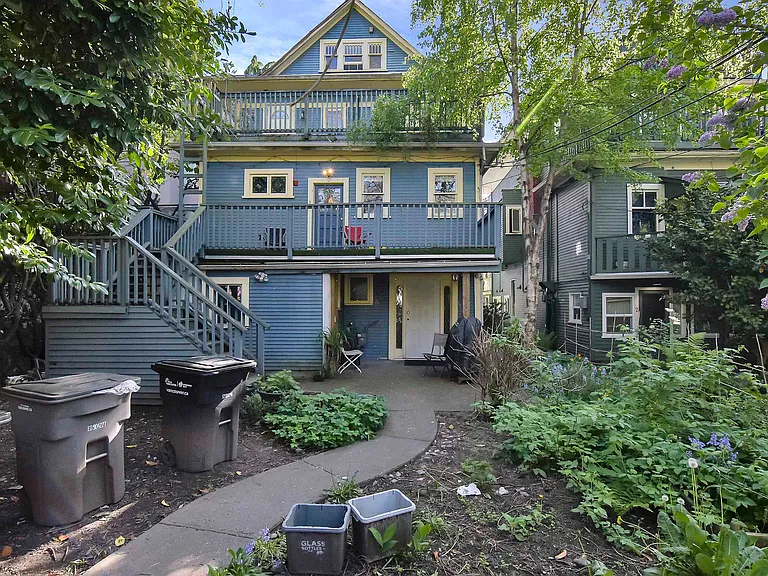 1517 Comox St #2 — Photo 28