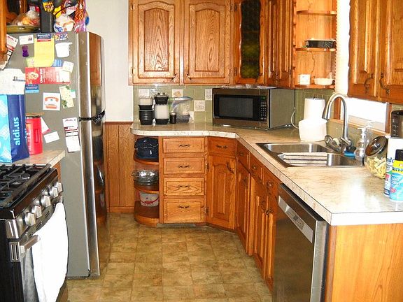 5th image of 1206 N Farview Dr