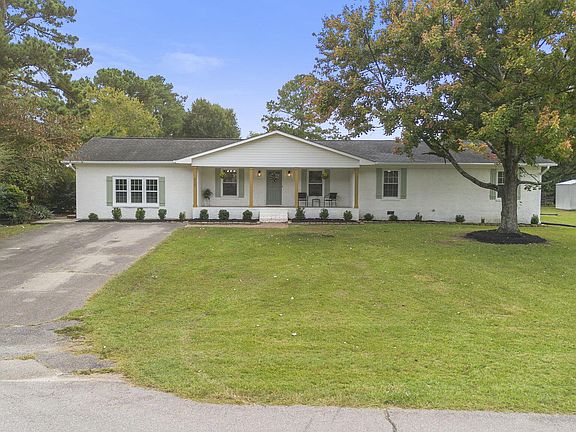 2nd image of 317 Edgewater Dr
