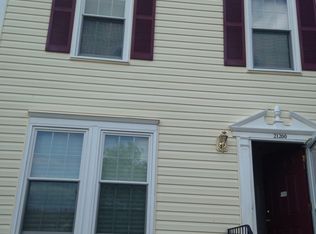 21200 Hedgerow Ter, Ashburn, VA 20147