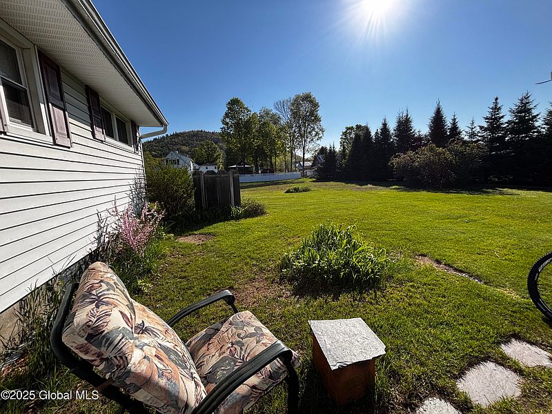 5th image of 26 4th Avenue