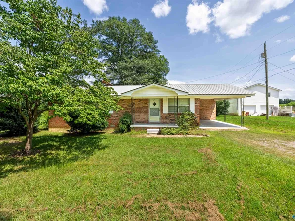 918 Scott Dr, Red Bay, AL 35582