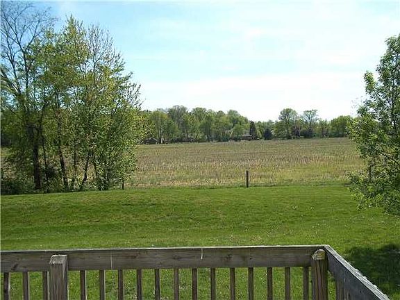 3rd image of 10415 Gladeview Ct