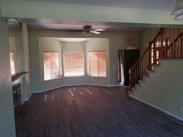 42428 52nd St W, Quartz Hill, CA 93536