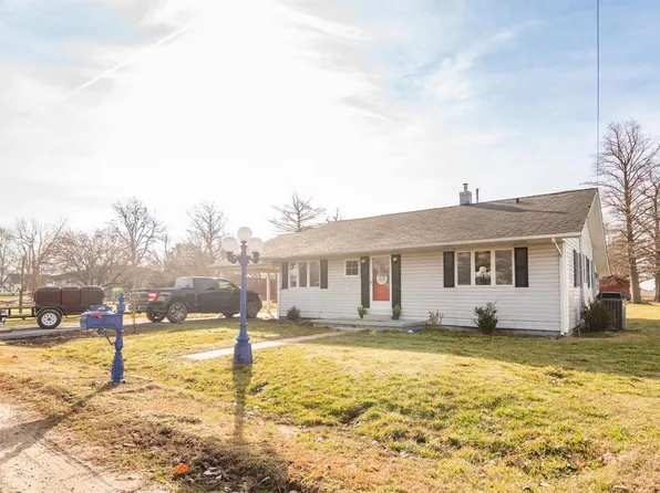 303 W 4th St, Gideon, MO 63848