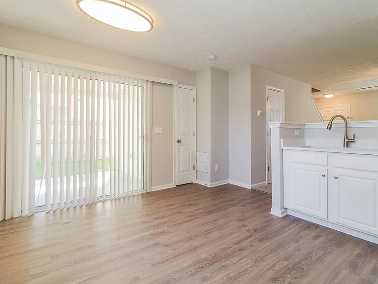 141 Oak Grove Pl — Photo 9