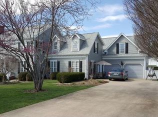 404 Logan Cir, Bluff City, TN 37618