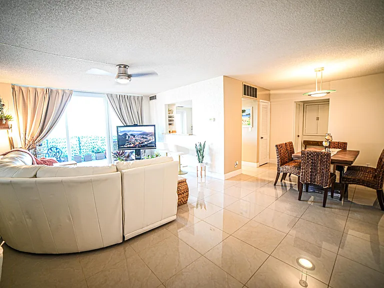 2701 N Ocean Blvd #2F — Photo 2
