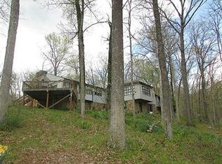 399 Town Hill Rd, Nashville, IN 47448