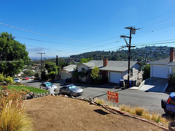 Front yard view.