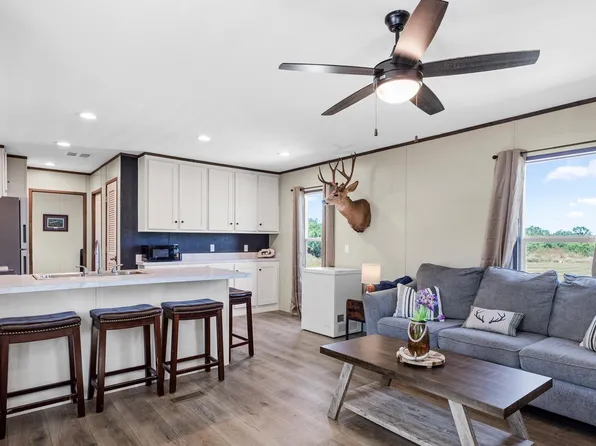 3131 sandy elm, La Vernia, TX 78121