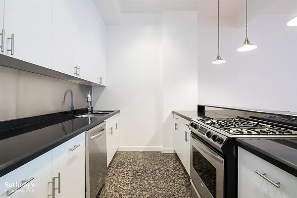Sold by Sotheby's International Realty | media 3