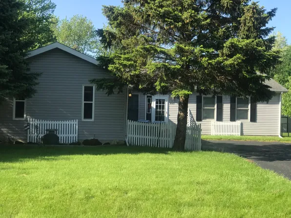 993 Judie Dr, Sandwich, IL 60548