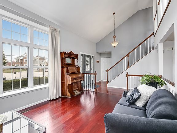 3rd image of 235 Mayflower Ln