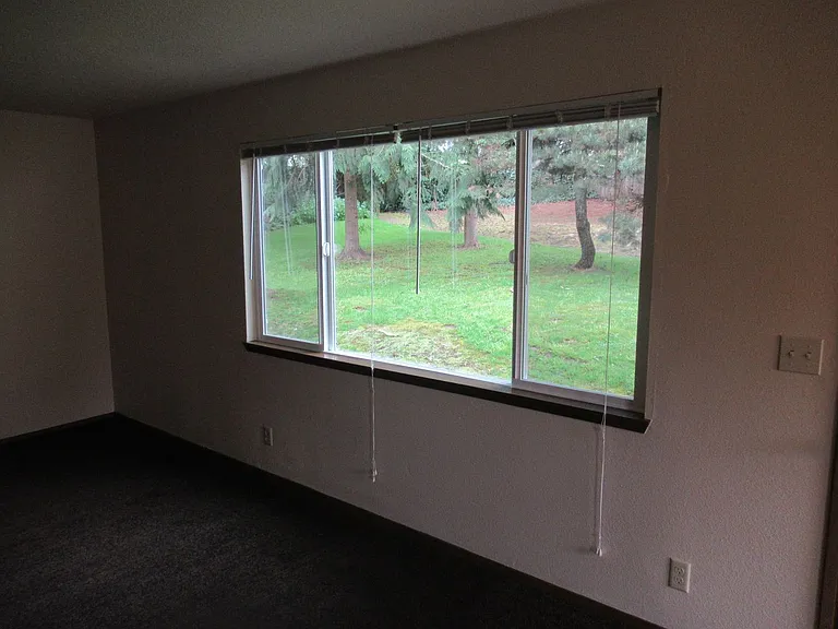 Downstairs Two Bedroom Apartment with Garage — Photo 13