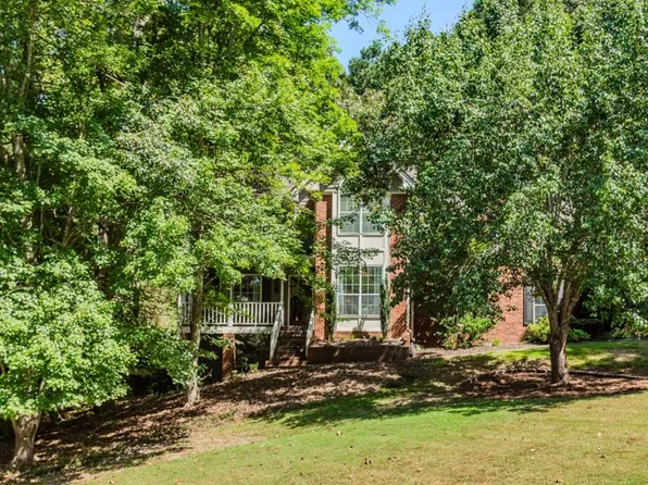 2917 Forest Ct, Loganville, GA 30052