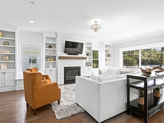 3rd image of 1 Granville Ln #1