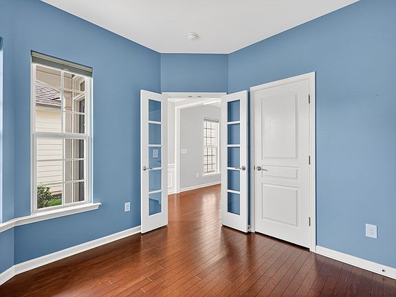 5th image of 188 Old Towne Dr