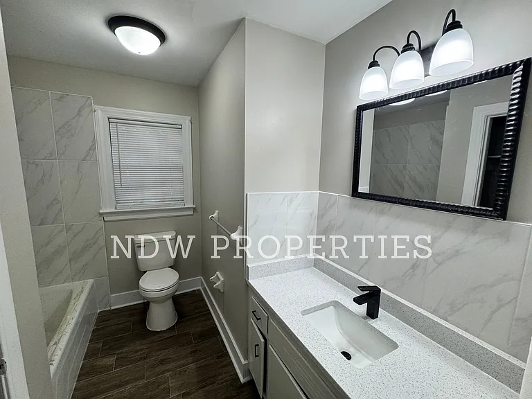 1604 Barnes St — Photo 7