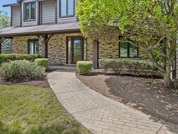3rd image of 23202 W Lochanora Dr