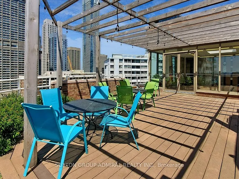 1055 Bay St #716 — Photo 33