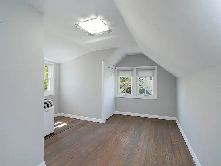 79 Edgewood Ave — Photo 12