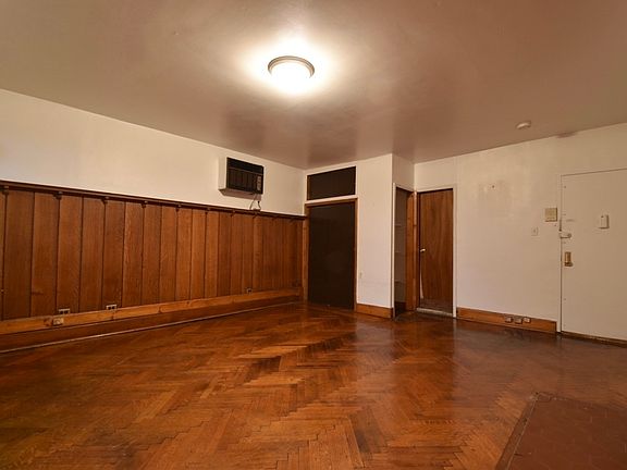 3rd image of 307 W 106th St #B