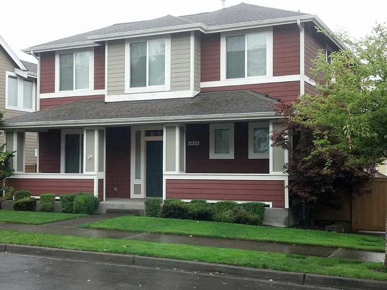 4 Bedroom/2.5Bath home with attached garage