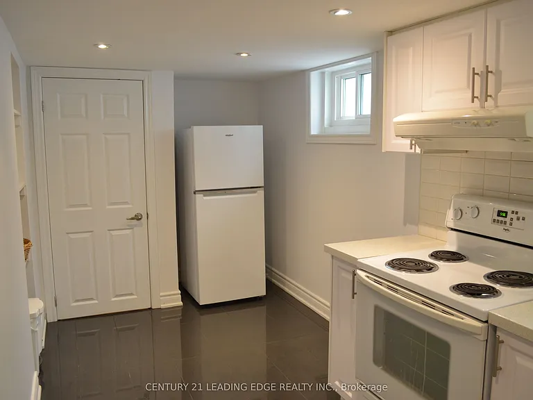 10 Tartan Ave #BASEMENT — Photo 5