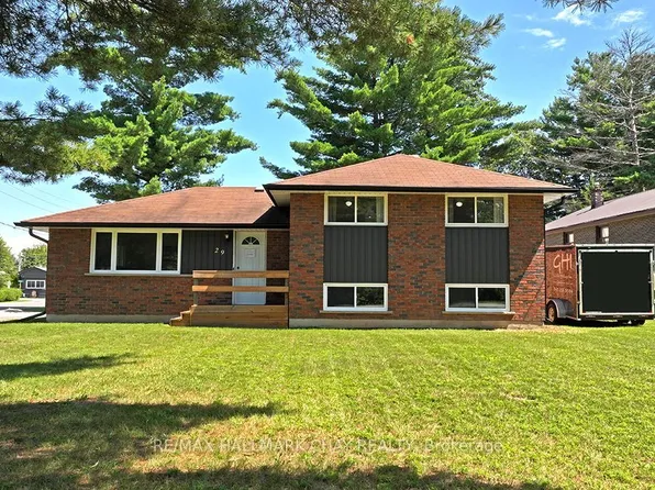 29 Lee Ave, Angus - Borden Cfb-bfc, ON L3W 0L2