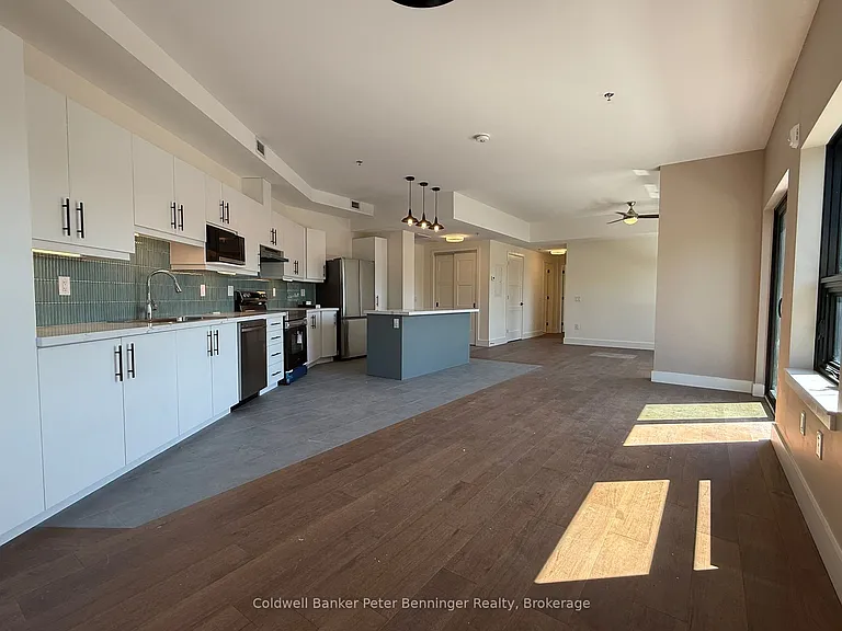 604 Queen St S #405 — Photo 6