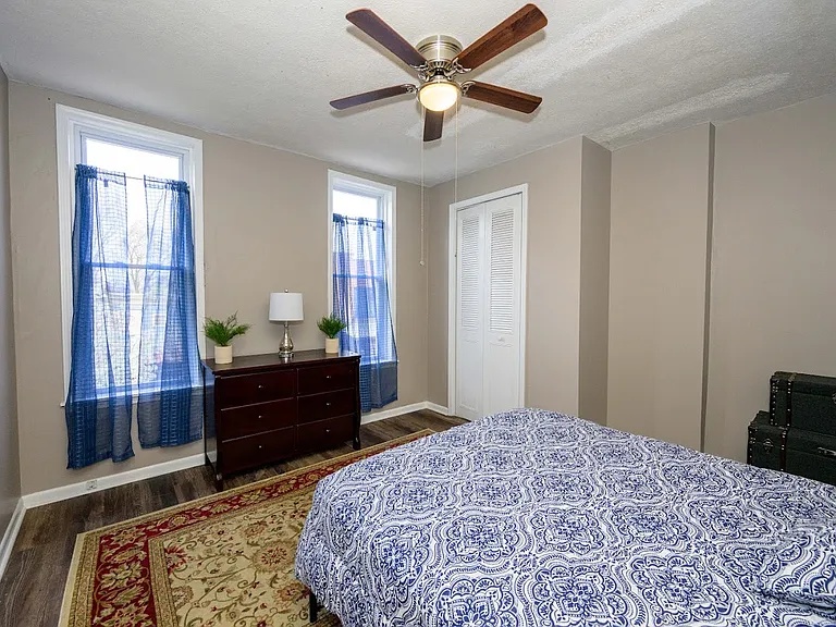 211 E Main St #B — Photo 9