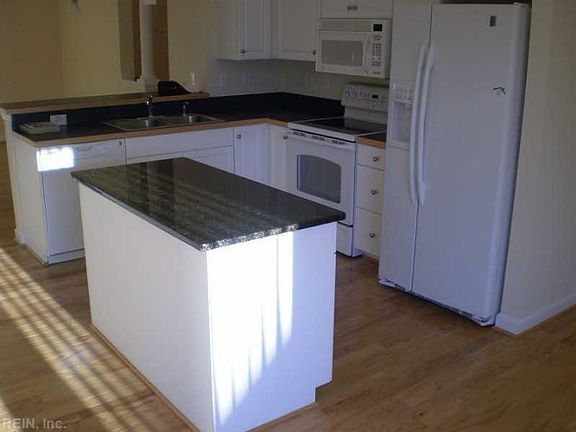 5th image of 230 Nat Turner Blvd S APT 4014