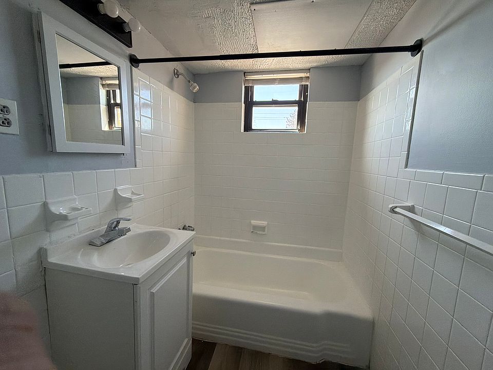 2nd image of 5237 Oxford Ave #B7
