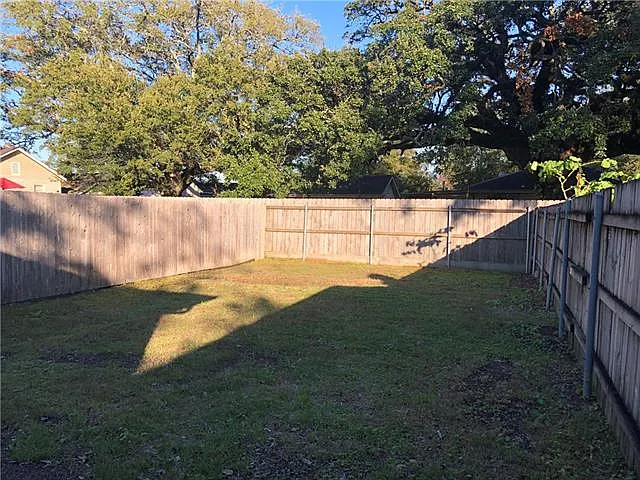 2 bed, 1.0 bath, 850 sqft, $1,400 — Photo 2