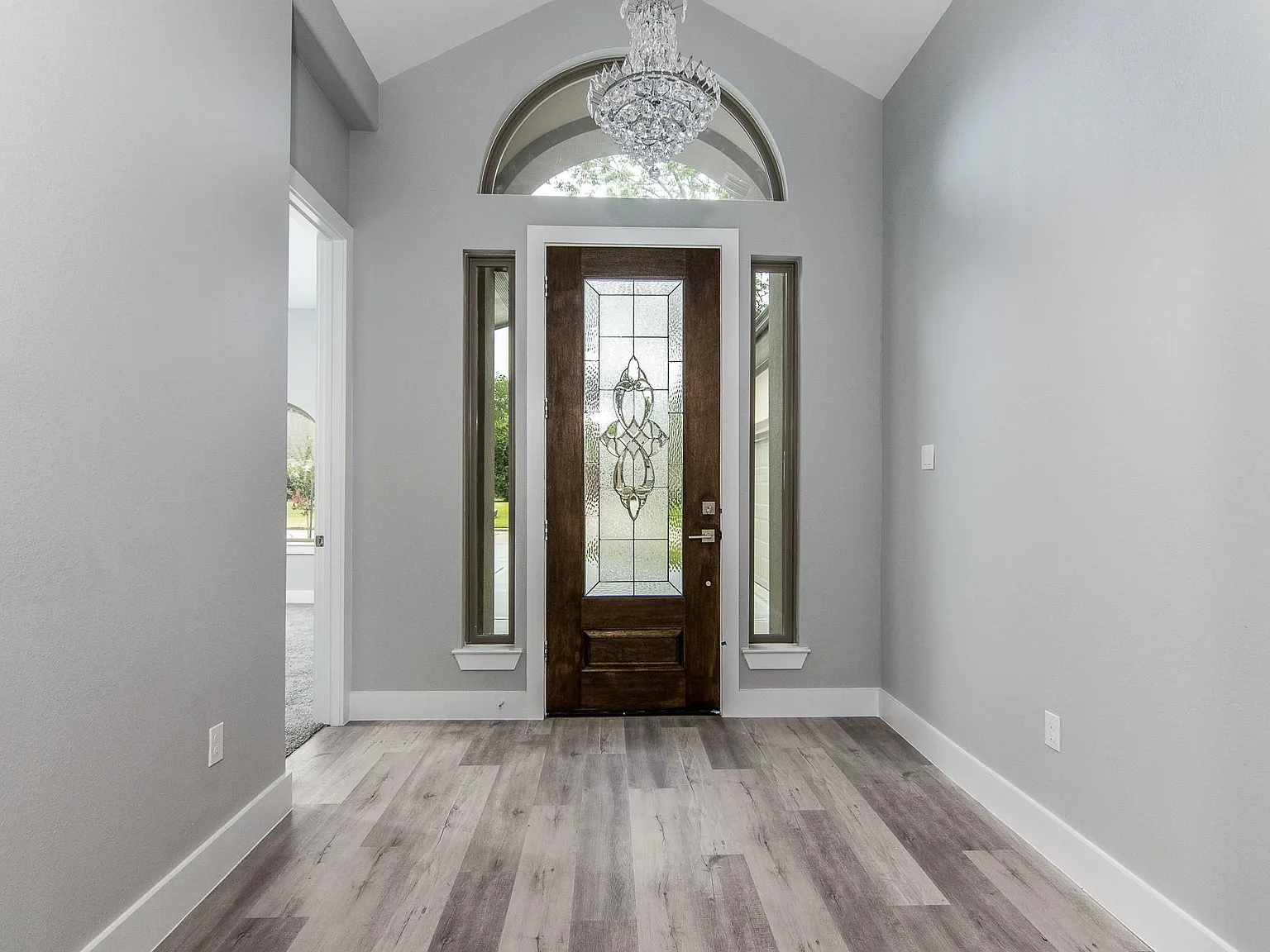 3 bed, 2.5 bath, 2067 sqft, $3,000 — Photo 3