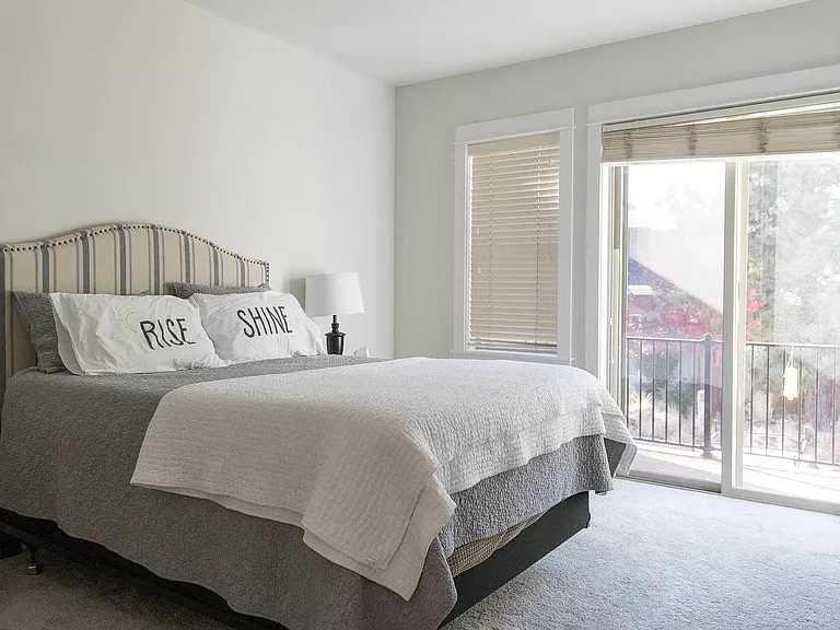 2705 Crossing Dr #2 — Photo 16