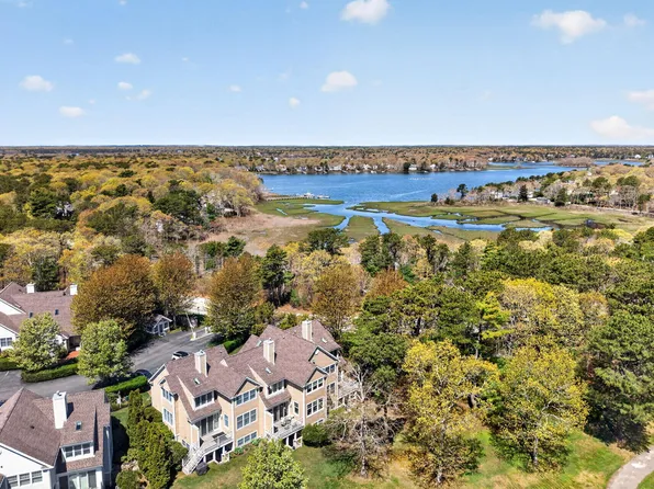 2 Quinns Way UNIT 2, Mashpee, MA 02649