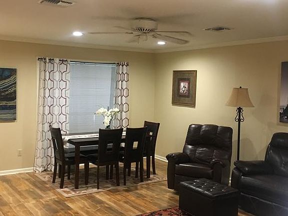 4th image of 214 Saint James Dr