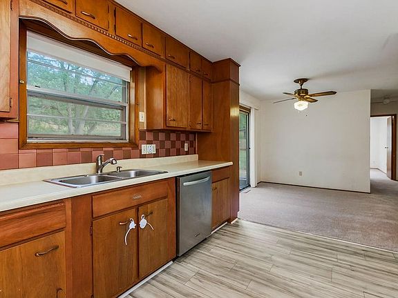 4th image of 5641 N Tullis Ave