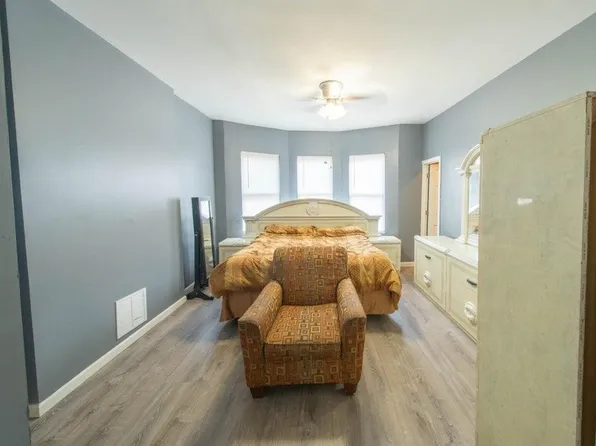 17 Bayside Place image 10 of 13