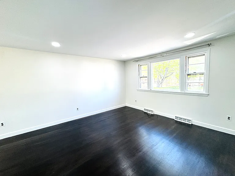 66 Harrison Ave — Photo 4