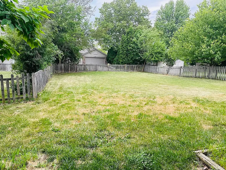 2208 Sandpiper Ct S — Photo 14