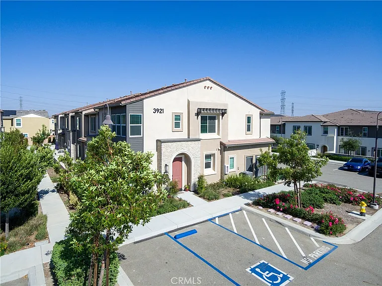 3921 S Jolly Paseo — Photo 2