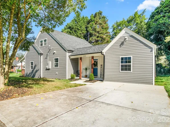 244 N Race St, Statesville, NC 28677