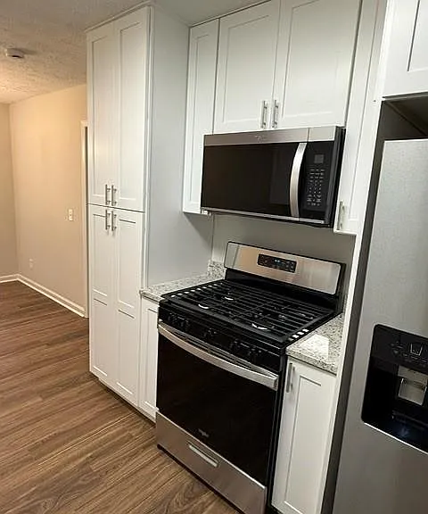 130 Lori Ln — Photo 3