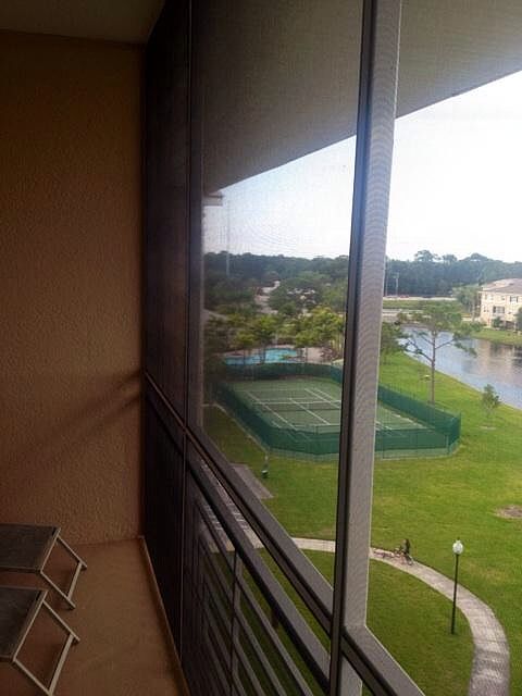 Balcony View Pool, Tennis Ct
