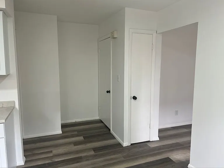 905 Lakeview Ave — Photo 2