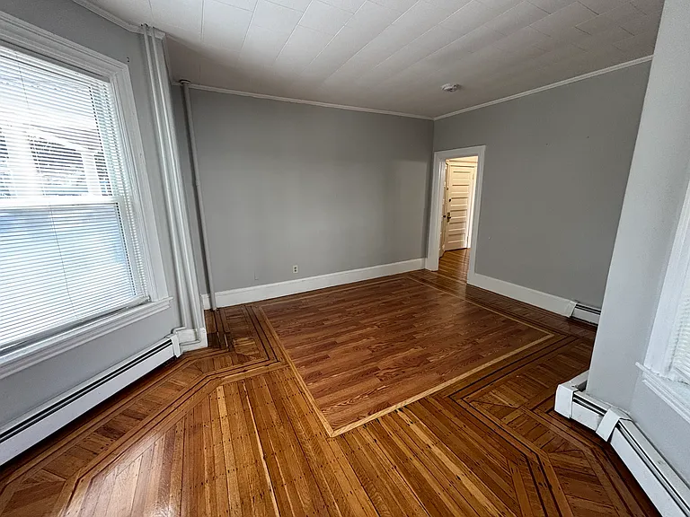 32 Chestnut St #1 — Photo 6