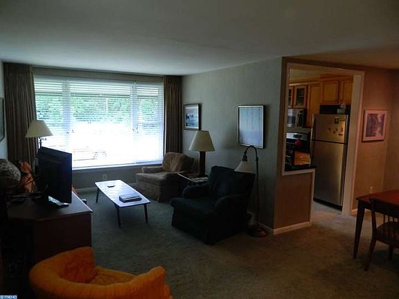 5th image of 8805 Winchester Ave